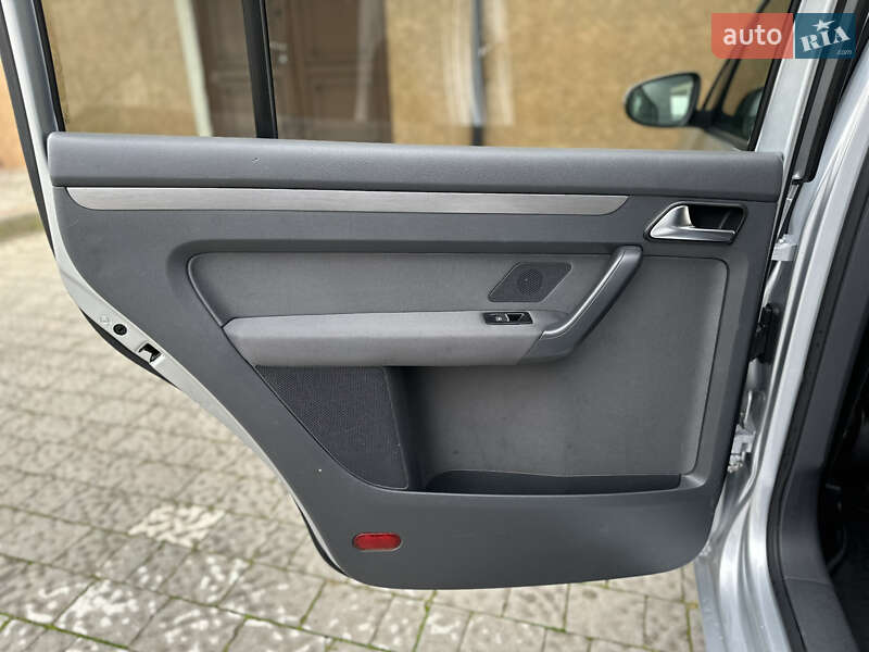 Минивэн Volkswagen Touran 2013 в Дрогобыче