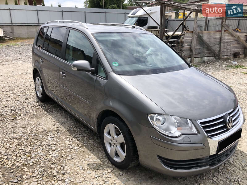 Минивэн Volkswagen Touran 2008 в 