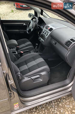 Минивэн Volkswagen Touran 2008 в 