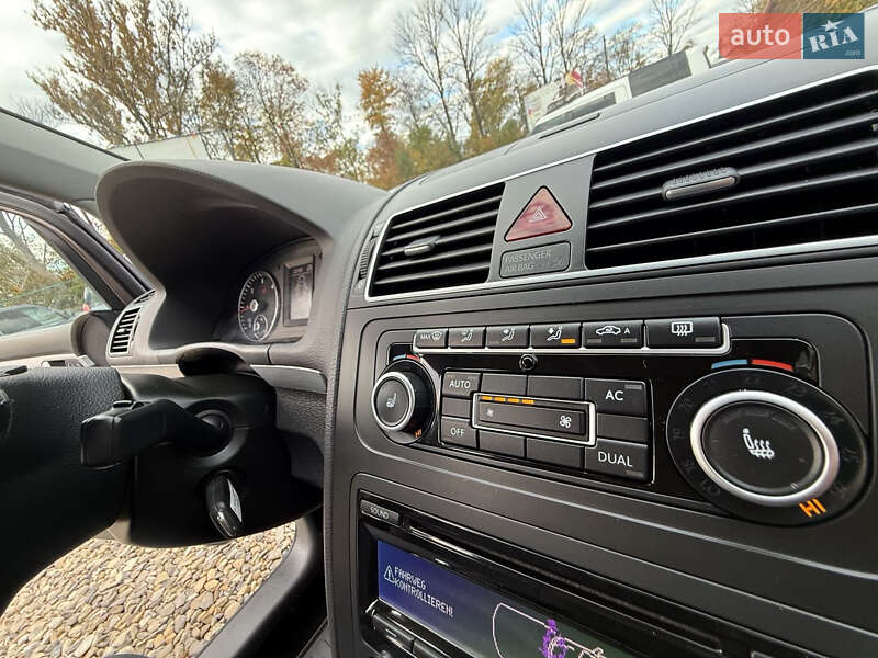 Минивэн Volkswagen Touran 2011 в Коломые