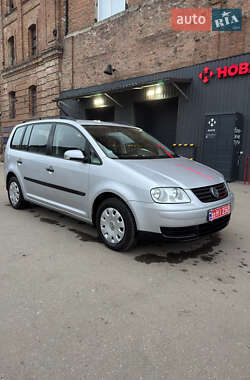 Минивэн Volkswagen Touran 2005 в Ахтырке