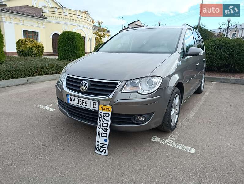 Минивэн Volkswagen Touran 2009 в Бердичеве