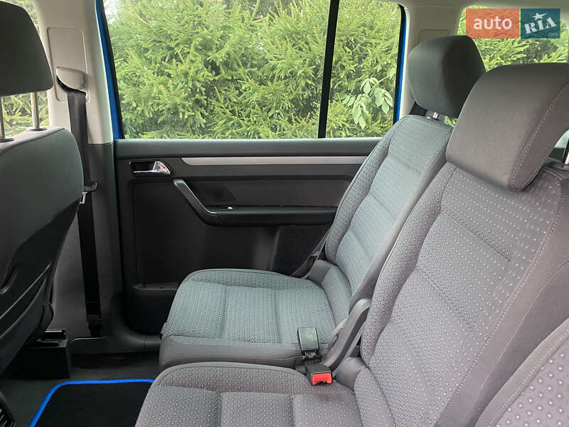 Мінівен Volkswagen Touran 2005 в Вознесенську фото 15 Мінівен Volkswagen Touran 2005 в Вознесенську