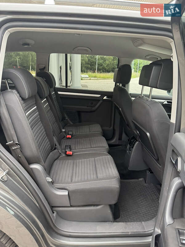 Мінівен Volkswagen Touran 2014 в Львові фото 26 Мінівен Volkswagen Touran 2014 в Львові