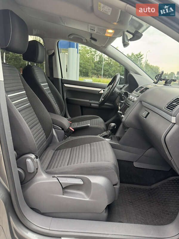 Мінівен Volkswagen Touran 2014 в Львові фото 30 Мінівен Volkswagen Touran 2014 в Львові