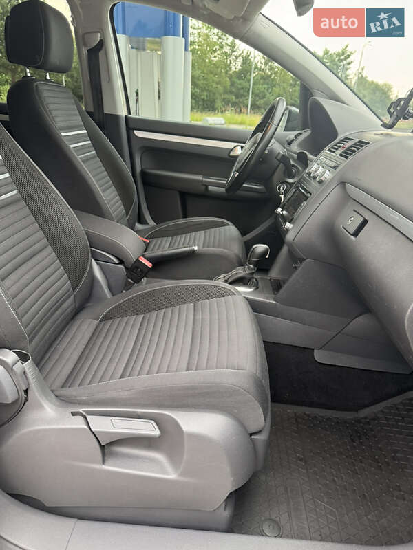 Мінівен Volkswagen Touran 2014 в Львові фото 34 Мінівен Volkswagen Touran 2014 в Львові