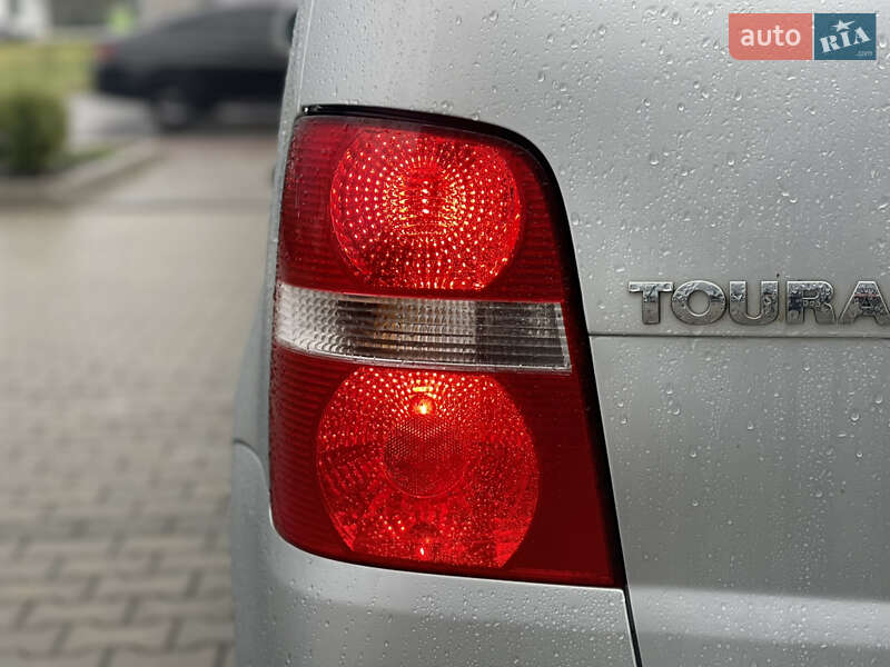 Минивэн Volkswagen Touran 2003 в Хусте