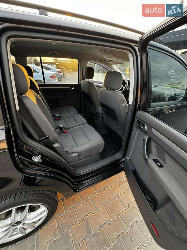 Минивэн Volkswagen Touran 2004 в Белой Церкви