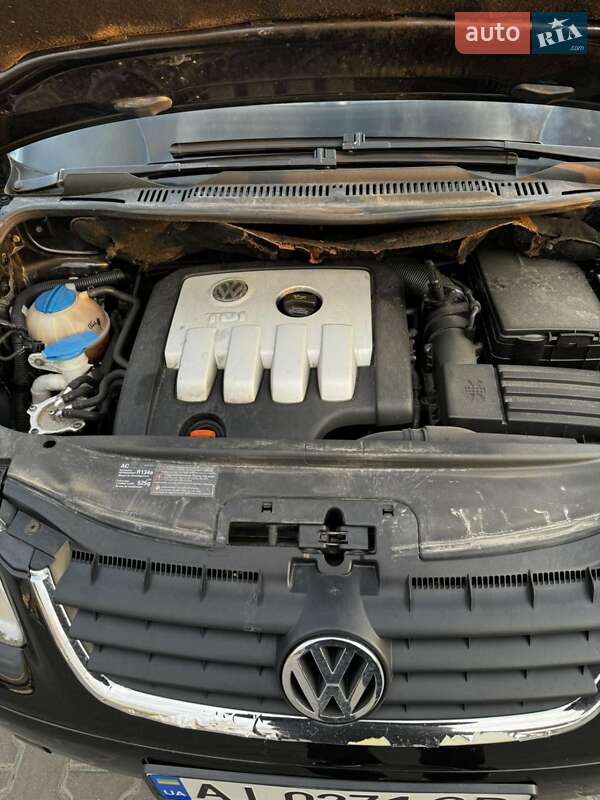 Минивэн Volkswagen Touran 2004 в Белой Церкви