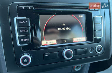 Минивэн Volkswagen Touran 2012 в 