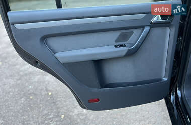 Минивэн Volkswagen Touran 2012 в 
