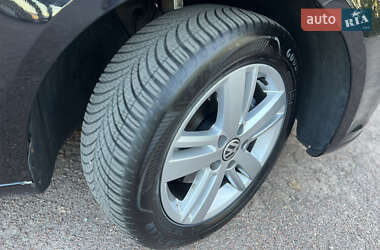 Минивэн Volkswagen Touran 2012 в 