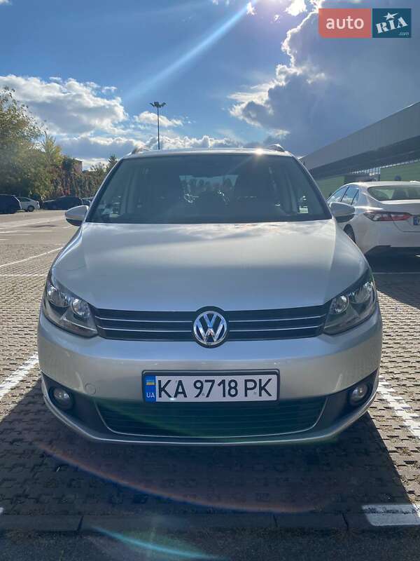 Минивэн Volkswagen Touran 2011 в Киеве фото Минивэн Volkswagen Touran 2011 в Киеве