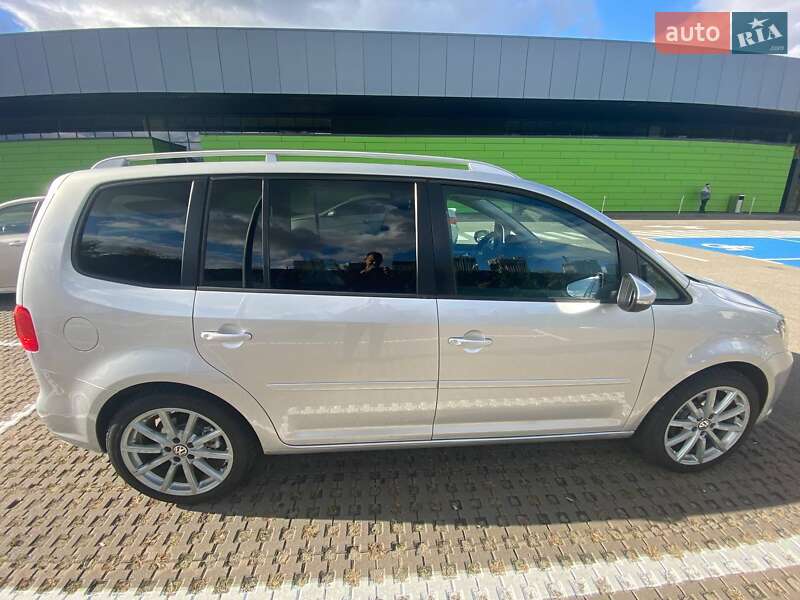Минивэн Volkswagen Touran 2011 в Киеве фото 4 Минивэн Volkswagen Touran 2011 в Киеве