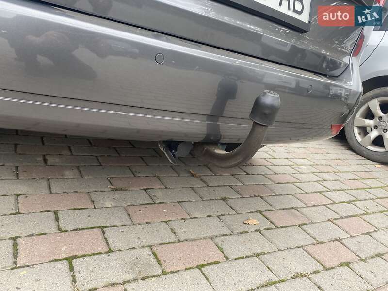 Минивэн Volkswagen Touran 2011 в Черновцах фото 19 Минивэн Volkswagen Touran 2011 в Черновцах