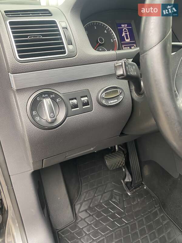 Минивэн Volkswagen Touran 2011 в Черновцах фото 38 Минивэн Volkswagen Touran 2011 в Черновцах