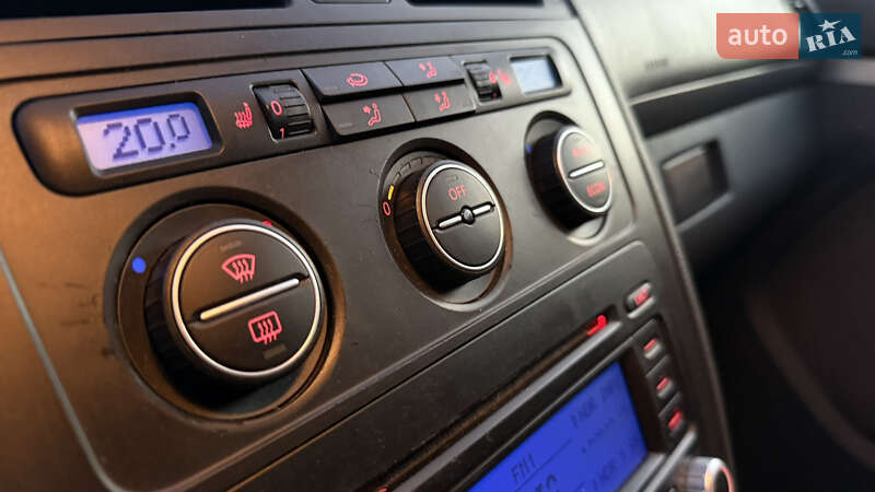 Минивэн Volkswagen Touran 2006 в Шепетовке