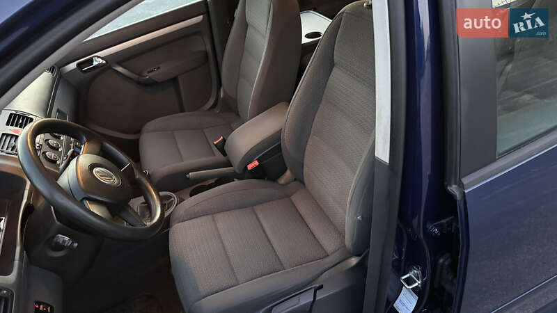 Минивэн Volkswagen Touran 2006 в Шепетовке