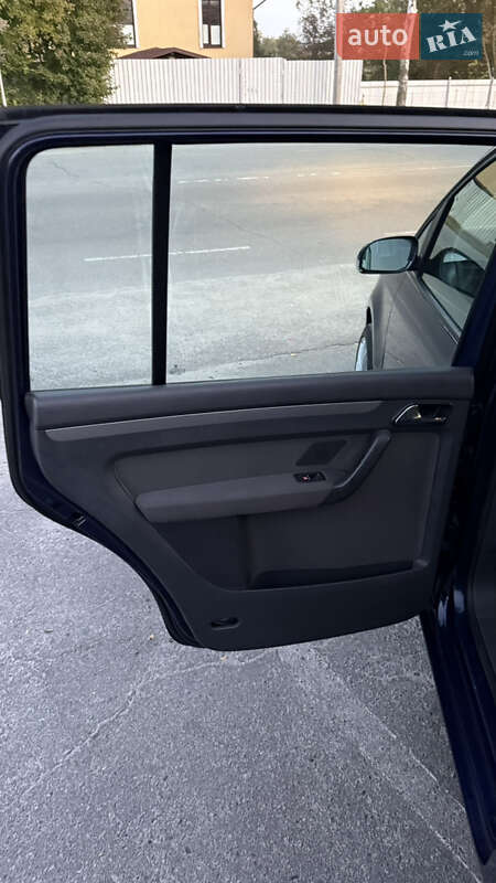 Минивэн Volkswagen Touran 2006 в Шепетовке