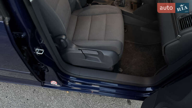 Минивэн Volkswagen Touran 2006 в Шепетовке