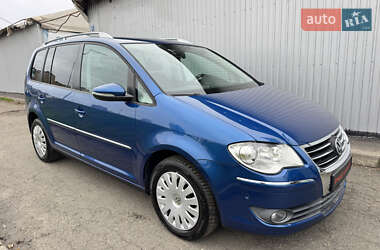 Минивэн Volkswagen Touran 2010 в Киеве