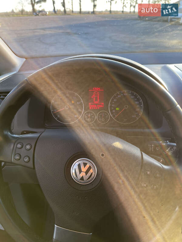 Минивэн Volkswagen Touran 2008 в Сарнах