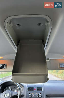 Минивэн Volkswagen Touran 2012 в 