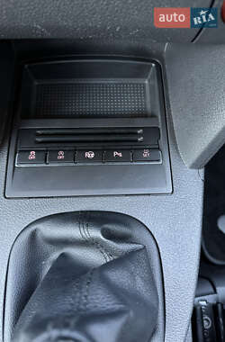 Минивэн Volkswagen Touran 2012 в 