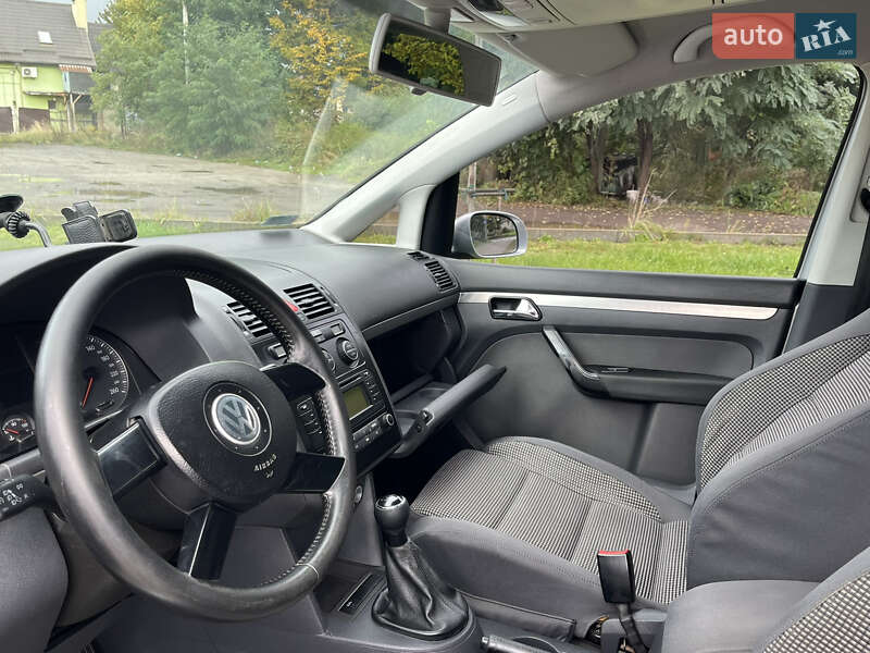 Минивэн Volkswagen Touran 2003 в Львове