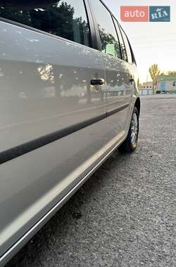 Минивэн Volkswagen Touran 2011 в 