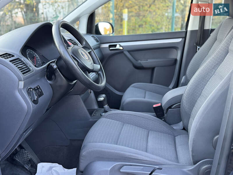Мінівен Volkswagen Touran 2006 в Дрогобичі