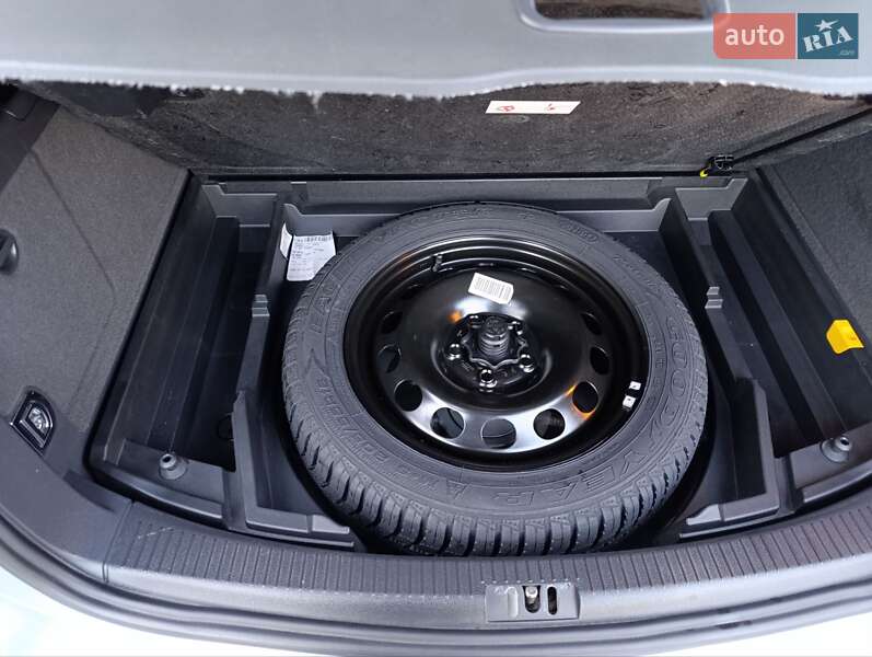 Минивэн Volkswagen Touran 2011 в Ивано-Франковске фото 35 Минивэн Volkswagen Touran 2011 в Ивано-Франковске