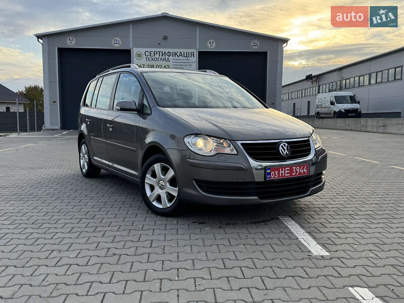 Минивэн Volkswagen Touran 2007 в 