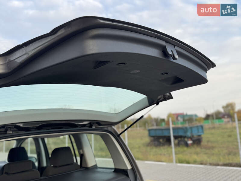 Минивэн Volkswagen Touran 2007 в Нововолынске