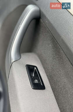 Минивэн Volkswagen Touran 2007 в 