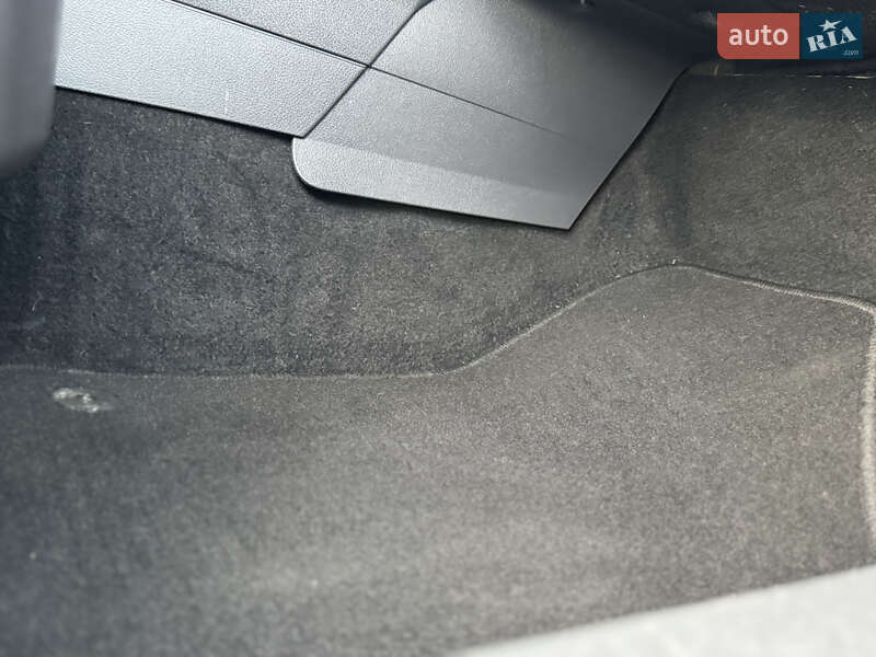 Минивэн Volkswagen Touran 2007 в Нововолынске