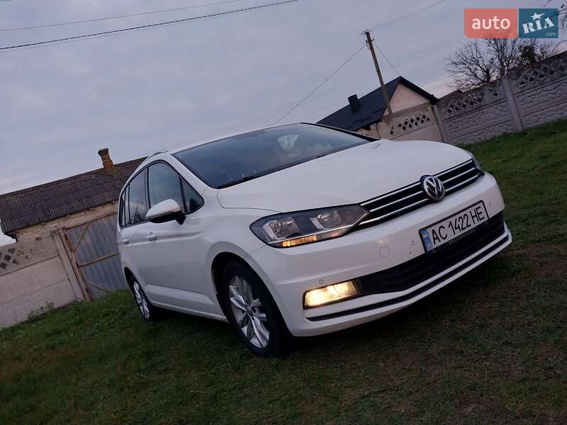 Volkswagen Touran 2016