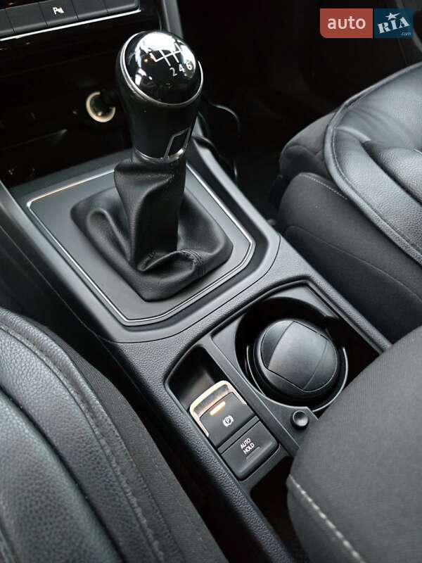 Мікровен Volkswagen Touran 2017 в Бориславі