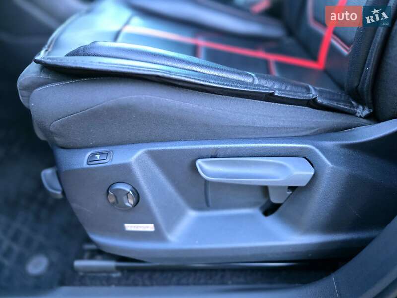 Мікровен Volkswagen Touran 2017 в Бориславі