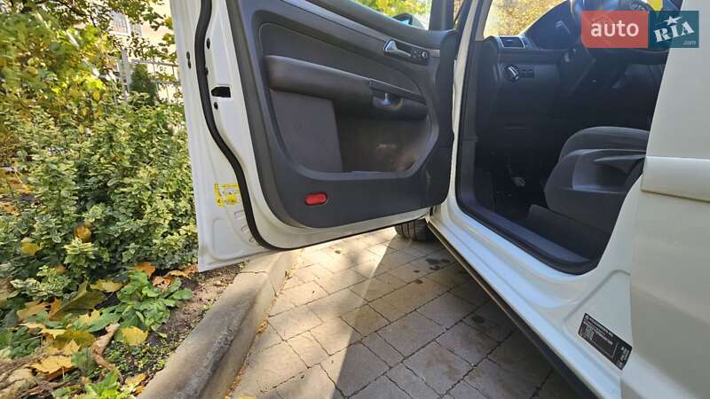 Минивэн Volkswagen Touran 2014 в Тернополе фото 16 Минивэн Volkswagen Touran 2014 в Тернополе