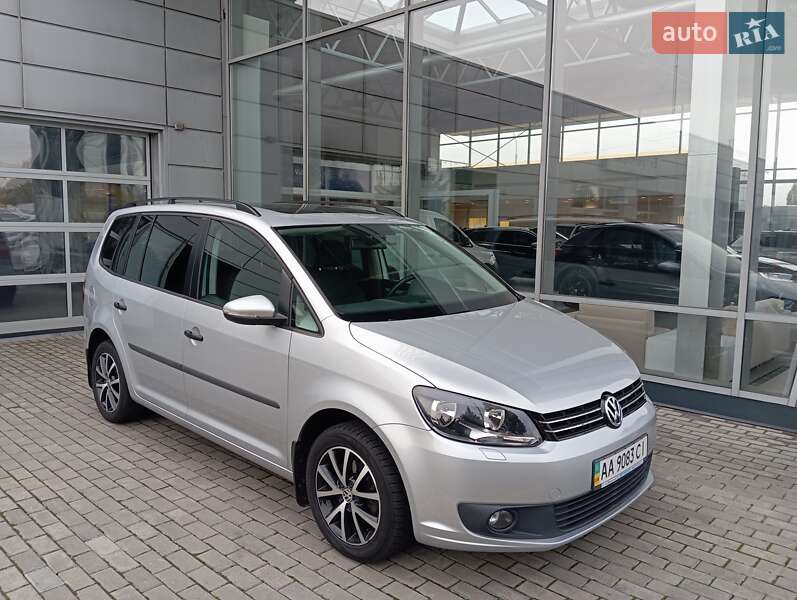 Минивэн Volkswagen Touran 2012 в Киеве фото Минивэн Volkswagen Touran 2012 в Киеве