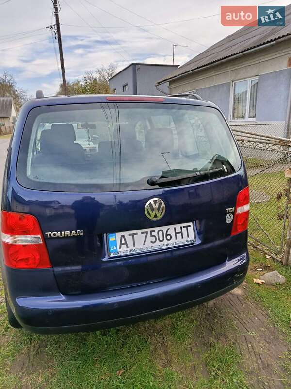Минивэн Volkswagen Touran 2006 в Калуше