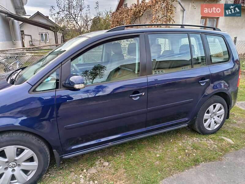 Минивэн Volkswagen Touran 2006 в Калуше