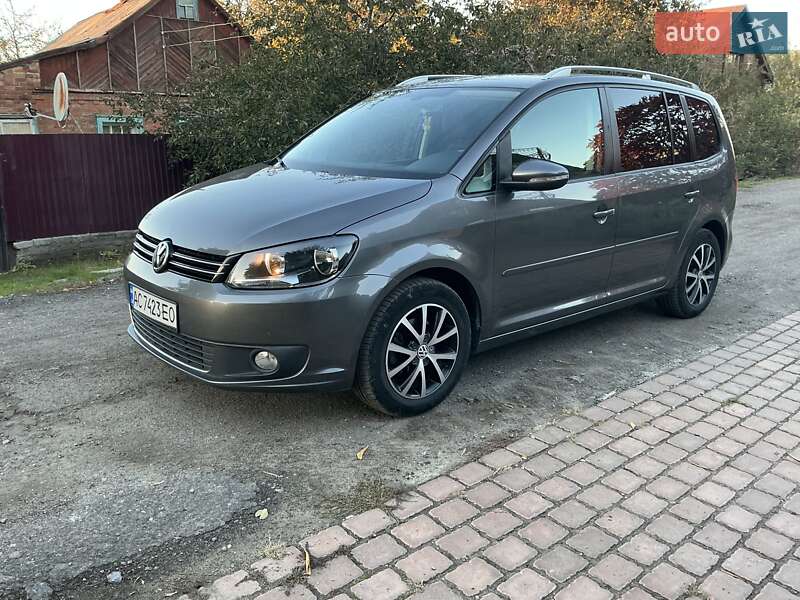 Мінівен Volkswagen Touran 2014 в Києві
