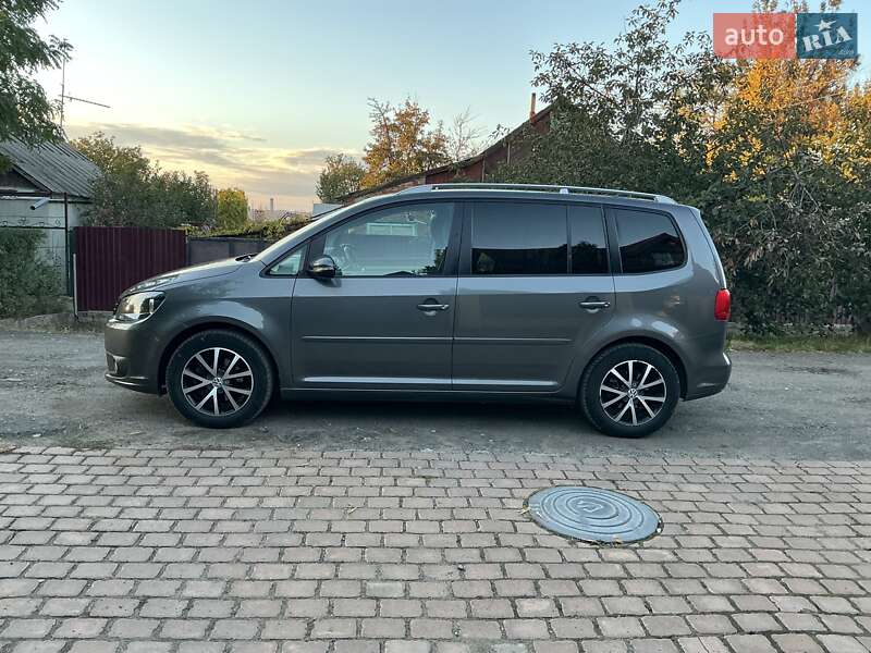 Мінівен Volkswagen Touran 2014 в Києві