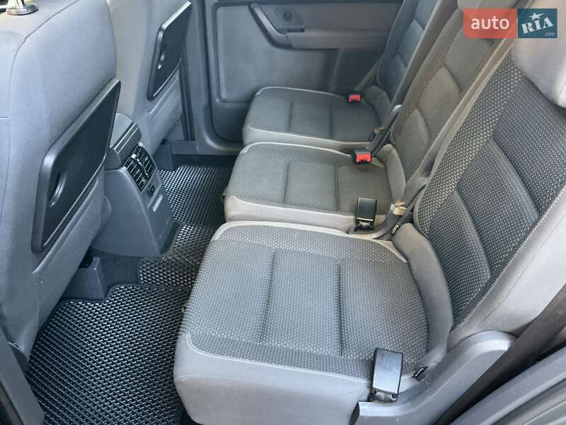 Мінівен Volkswagen Touran 2014 в Києві