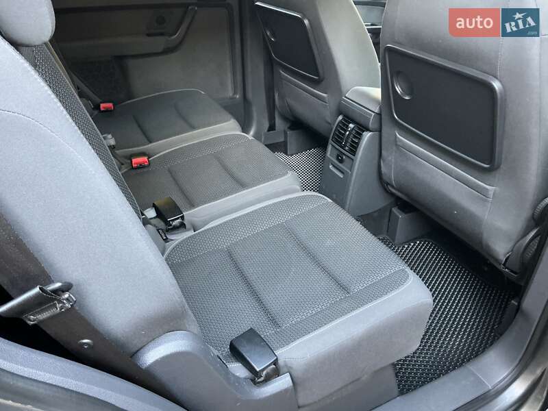 Мінівен Volkswagen Touran 2014 в Києві