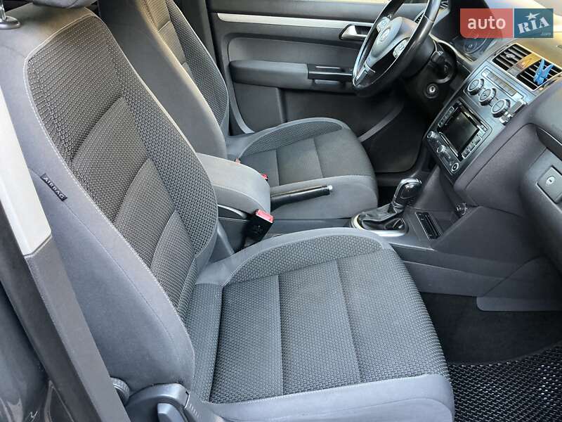 Мінівен Volkswagen Touran 2014 в Києві