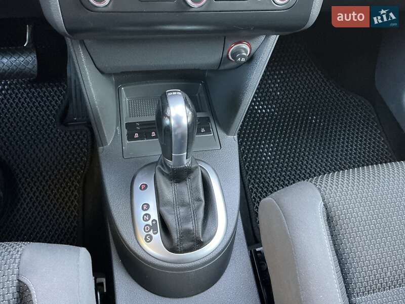 Мінівен Volkswagen Touran 2014 в Києві