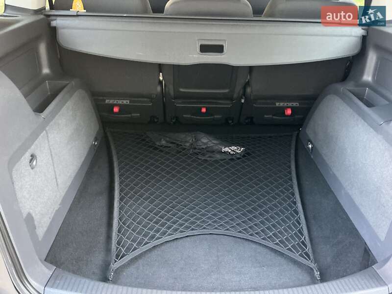 Мінівен Volkswagen Touran 2014 в Києві